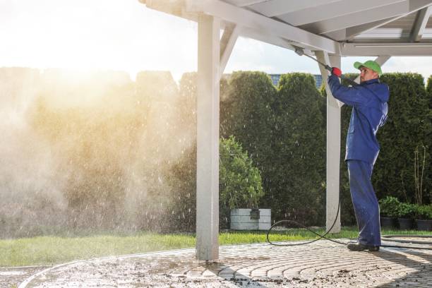 Best Pool Deck Cleaning  in North Lindenhurst, NY